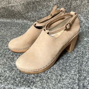 No. 6 Classic Halo Strap Clog